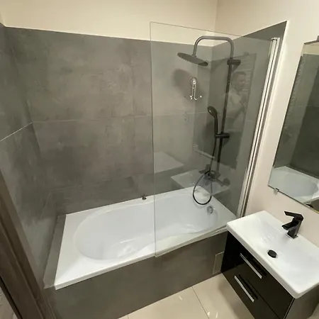 Yoniharmony - 2 Parking Places * ソスノヴィエツ